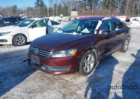 2012 Volkswagen Passat 2.5L Se из США, поврежденный, VIN 1VWBH7A35CC039556